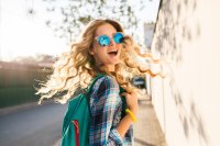 Zoek jij een zonnebril om je outfit af te maken?